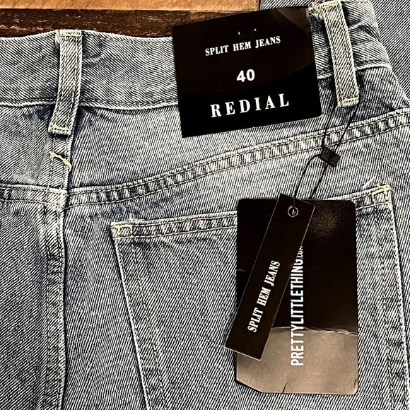 REDIAL by Pretty Little Thing Light Wash Split Hem Jeans - Picture 10 of 11